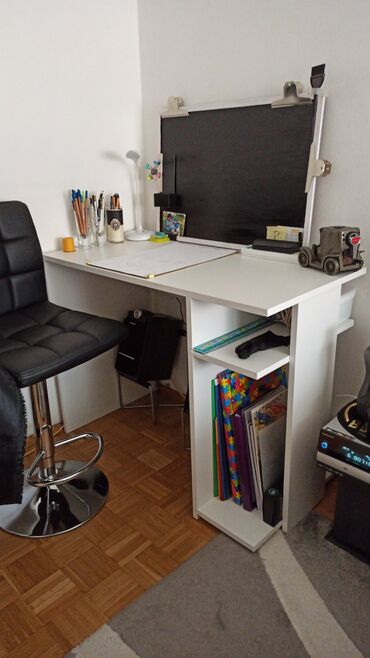 iznajmljivanje stolova i stolica novi sad: Desks, Rectangle, Plywood, New