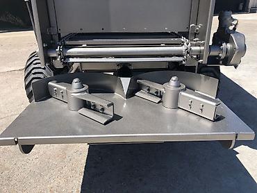 kotanlar traktor: Peyin səpən 10 kub metr həcmli. Tutumu 12 ton. Türkiyənin çox — 5