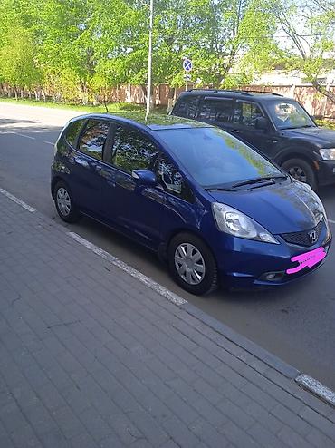 70 сом: Honda Jazz: 2009 г., 1.3 л, Автомат, Бензин, Хетчбек — 2