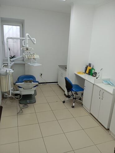 готовый бизнес аксессуар: Продаю Стоматологический центр, 60 м², 3 комнаты, 1, С оборудованием,Отдельный вход