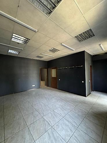 сдаю офис: Аренда офисов, 80 м², В административном здании, 1 линия, С отдельным входом, С отдельным сан узлом — 10