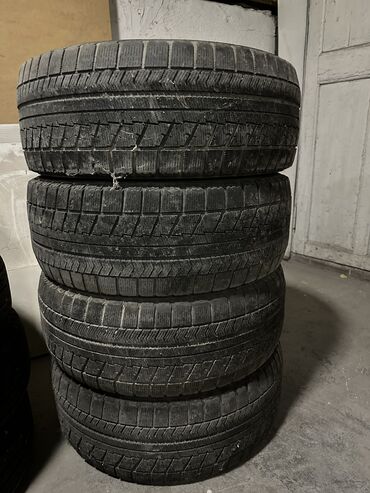 Шины: Шины 225 / 55 / R 17, Зима, Б/у, Комплект, Легковые, Япония, Bridgestone