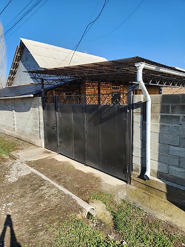 Продажа коттеджей и домов: 🏡 Срочно продается дом в ж/м Ак-Босого, г. Бишкек Продается уютный — 2