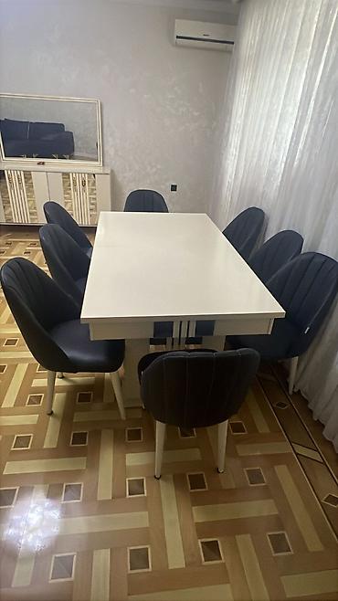Masa dəsti satılır 450₼.Masa açılır. 8 oturcağı var.Ünvan