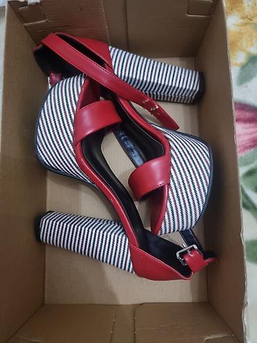 Qadın yüksək daban ayaqqabıları – 2 model 1) Platformalı sandal -