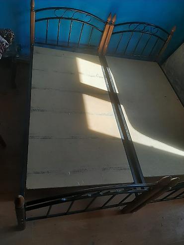 İki nəfərlik dəmir çarpayı karkası - Material: möhkəm metal karkas
