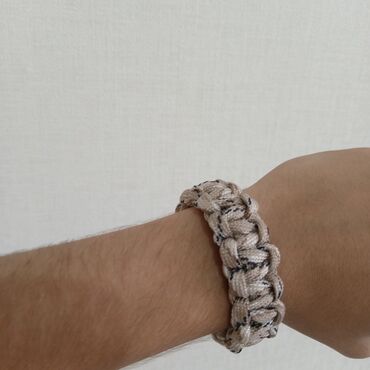 Bilərziklər: Parakord qolbaq - Material: yüksək möhkəmliyə malik parakord ipi -