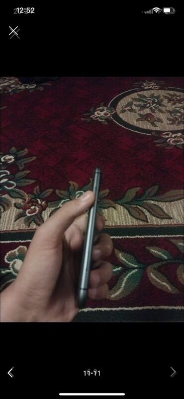 Apple iPhone: IPhone 11, Qara, Face ID — 7