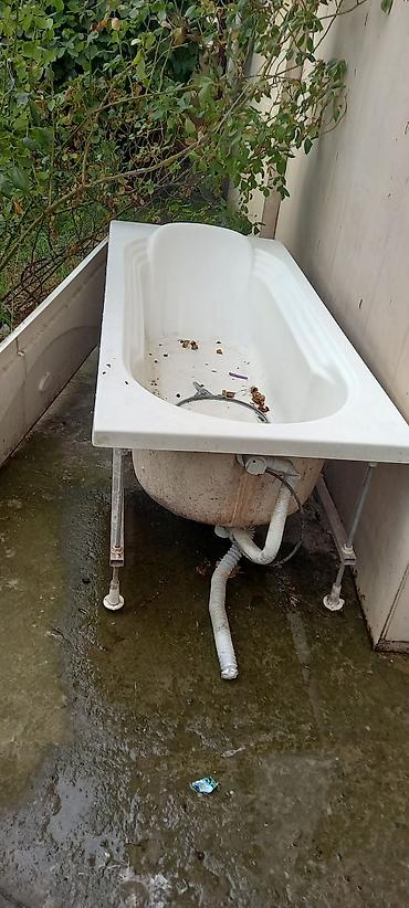 hamam kuncluyu: Akril vannа – dikdörtgən forma, ağ rəng. - Ölçü təxmini: standart — 1