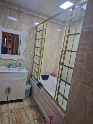 Uzunmüddətli kirayə mənzillər: Geniş və işıqlı mənzil – klassik üslubda tam mebel və texnika ilə — 18