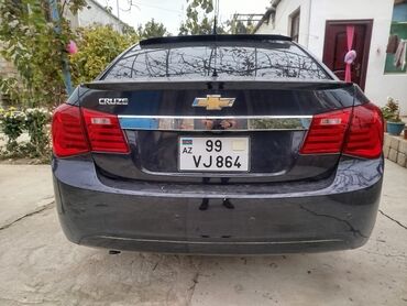 Chevrolet: Chevrolet Cruze: 1.8 l | Sedan — 3