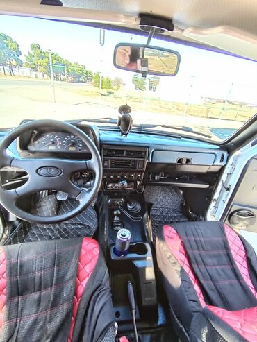 niva maşını: VAZ (LADA) 4x4 Niva: 1.6 l | 1996 il 350000 km Ofrouder/SUV