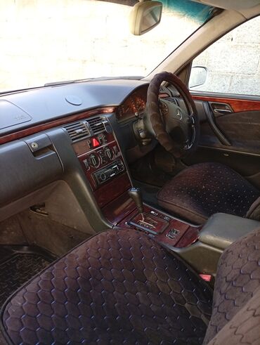 Mercedes-Benz: Mercedes-Benz E-Class: 2001 г., 2 л, Автомат, Бензин, Седан — 5