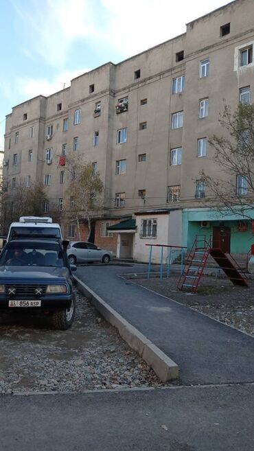 срочно продаётся 1 комнатная квартира в районе шлагбаум: 1 бөлмө, 32 кв. м, 1 кабат