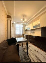 Uzunmüddətli kirayə mənzillər: Oz evimdir .m 8nsaatcilarin yani.baku molun arxasidir.makler qarwi — 9