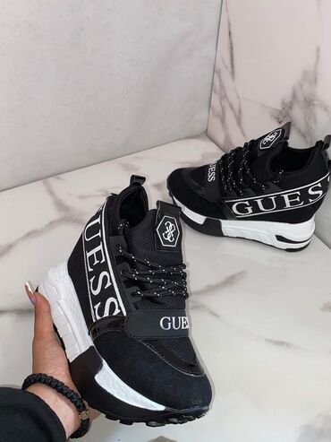 Women's Sneakers and athletic shoes: 40 — 9