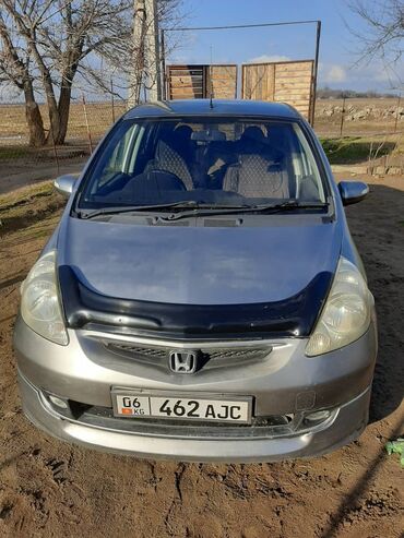 аренду фит: Honda Fit: 2003 г., 1.5 л, Автомат, Бензин