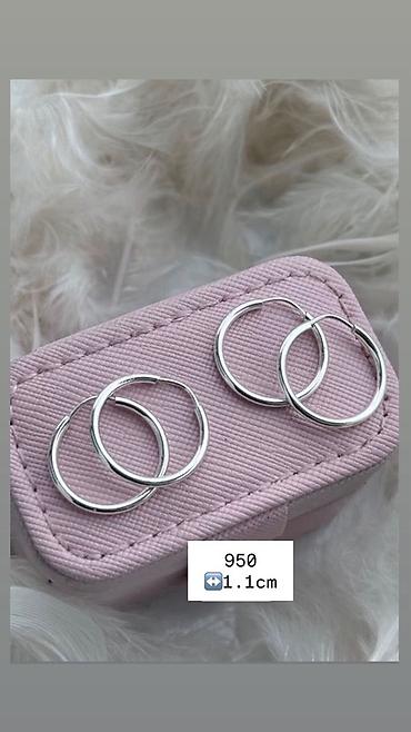necklace: Srebrne minđuše alke – klasičan, minimalistički dizajn. - Materijal — 1