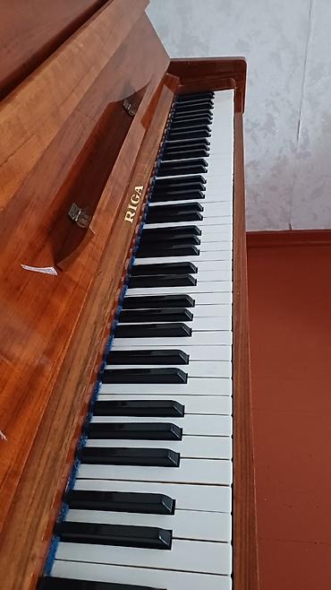 Пианино: Срочно продаю Пианино RIGA. Красное дерево, состояние отличное! В — 4