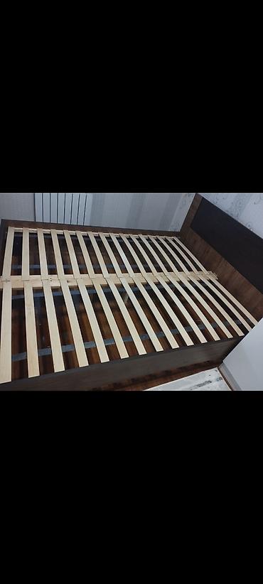Кровати: Двуспальная кровать с матрасом + 2 прикроватные тумбы - Размер — 1