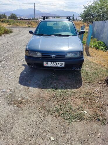 машина тайота: Nissan Primera: 1993 г., 1.6 л, Механика, Бензин, Хэтчбэк