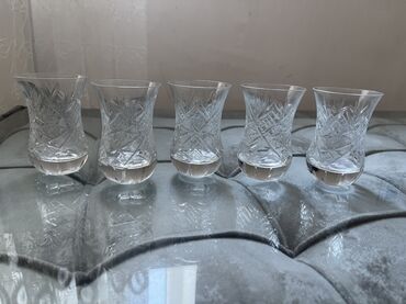 Mətbəx aksesuarları: Armudu stəkanlar, Şüşə
