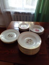 набор кулч: Глубокие тарелки 12штук новые производство чехословакия 150с каждая