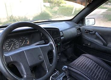 жак бу: Volkswagen Passat: 1988 г., Кол менен иштөөчү, Бензин, Седан — 1