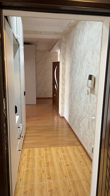 Квартиры: 2 xanım otaq yoldaşı axtarılır — müasir və rahat mənzil Müasir — 8