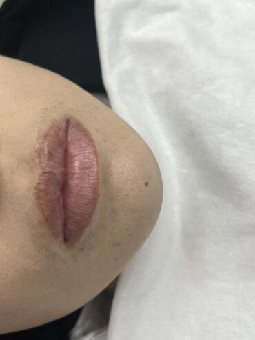 Косметика: Процедура перманентного макияжа губ позволяет придать губам желаемый — 57