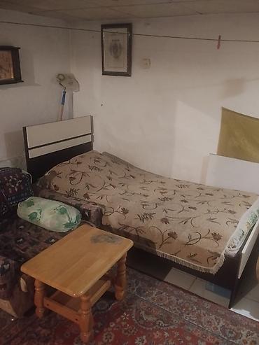tek yataqlar: Tek yatag 75
tek komod 55
ikisi bir yerde 120 azn — 2