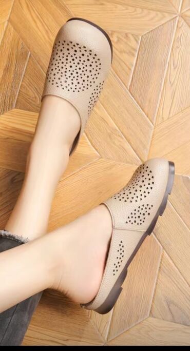обувь puma: Мягкие кожаные мюли на низкой подошве