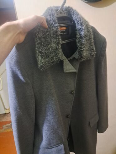 детский костюм богатыря: Kişi palto – boz rəngdə, klassik düz kəsim. - (isti saxlayan tekstura)