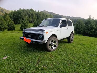 трактор беларус 82.1 цена бишкек новый: ВАЗ (ЛАДА) 4x4 Niva: 2013 г., 1.7 л, Механика, Бензин, Жол тандабас