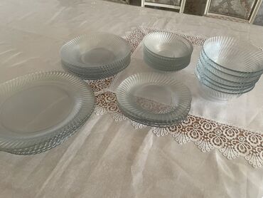 посуда пластиковые: Стеклянный столовый набор с рифлёным узором, полупрозрачное