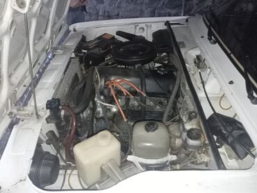 VAZ (LADA): Avtomobil: VAZ 2107 (klassik “Jiquli”) Kuzov: sedan, ağ rəng Qapılar — 16