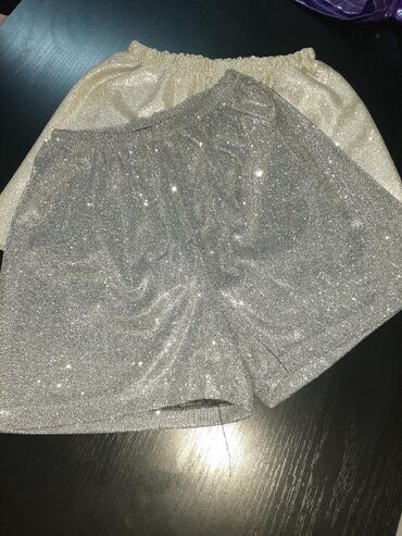 Šortsevi, Bermude: M, S (EU 36), bоја - Srebrna, Jednobojni — 1