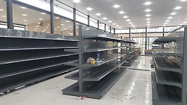 с полкой: Полки стеллажи, с хорошим состоянием цвет серый Наличии 60 м — 3