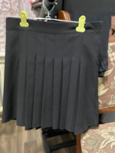 теннисная юбка в школу: S (EU 36), M (EU 38), цвет - Черный