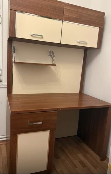 Sifarişlə kompyuter masaları: Düz masa, Polkalı, Siyirməli, Teksturalı laminat