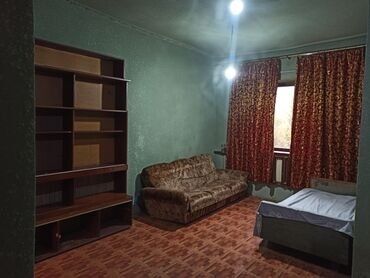 пол дом в бишкеке: 30 м², 1 комната, Подвал, погреб, Забор, огорожен