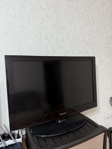 32 дюймовый телевизор: Телевизор Samsung LA32D400E1 с диагональю 32 дюйма предназначен для