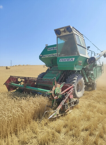 Зерноуборочные комбайны: Ассалом алейкум жаамат комбайн сатылат Енисей мост матавила гидро at lalafo.kg — 1 Зерноуборочные комбайны: Ассалом алейкум жаамат комбайн сатылат Енисей мост матавила гидро — 1