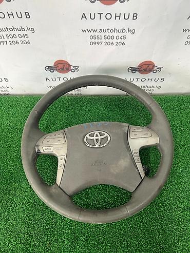 Рулевое колесо Toyota с кнопками управления и модулем подушки