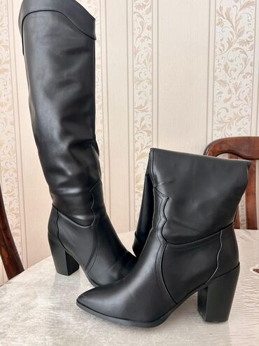 rezin sapoq: Uzunboğaz, Burberry, Ölçü: 39.5, rəng - Qara, Yeni