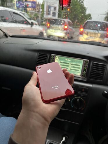 Apple iPhone: IPhone Xr, Б/у, 64 ГБ, Красный, Защитное стекло, Чехол, 83 %
