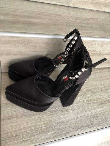 bata obuća novi sad: Sandals, 36