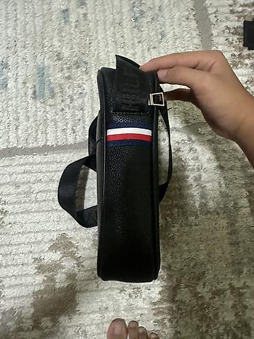 барсетки томми: Сумка через плечо Tommy Hilfiger, компактный формат. - Цвет: чёрный - — 3