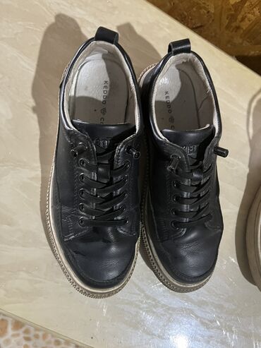 токио красовки: Keddo черные, 35 размер- 700 Nike air force, 36 размер (маломерят)-500