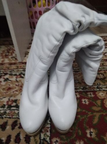 женская зимняя обувь бишкек: Сапоги, 38, цвет - Белый, Basconi